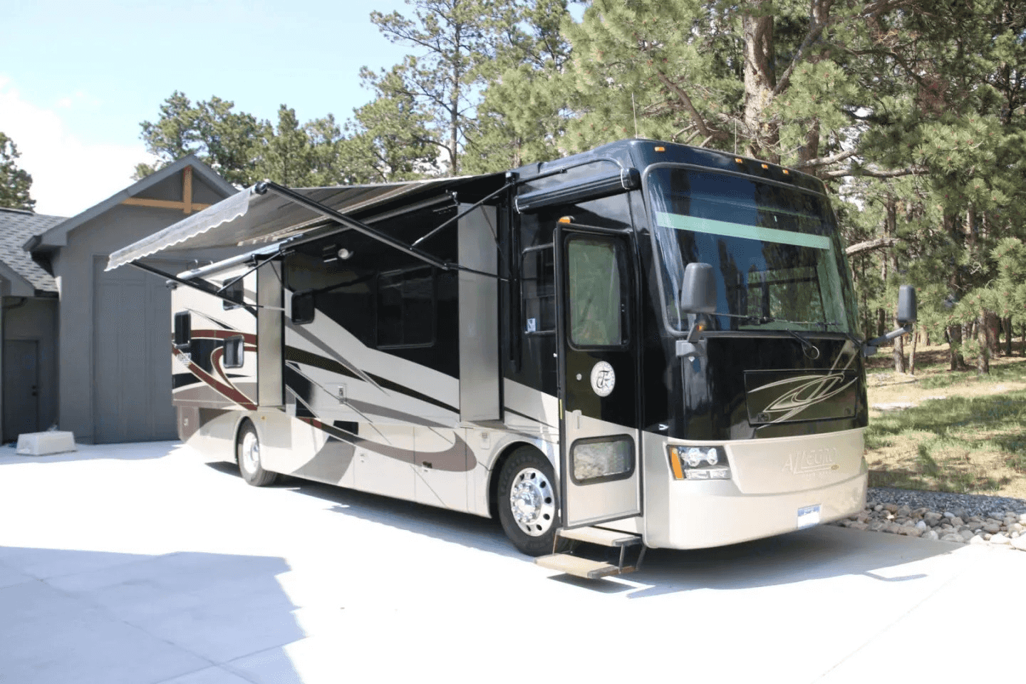 Common Rv The best and smallest fifth-wheel campers | Outdoorsy.com